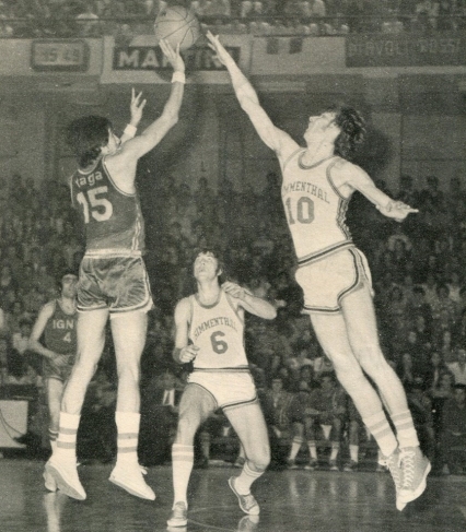 Mauro Cerioni stoppa un tiro di Manuel Raga 